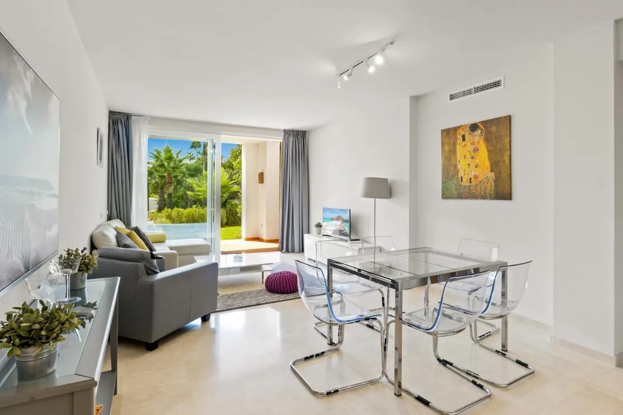 Stunning Blue Lagoon Apartment In Estepona By Costarentals - M12